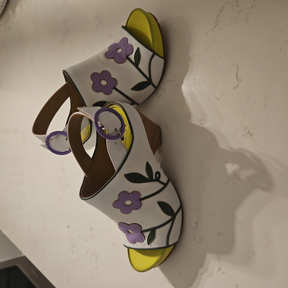 New john fluevog sandles